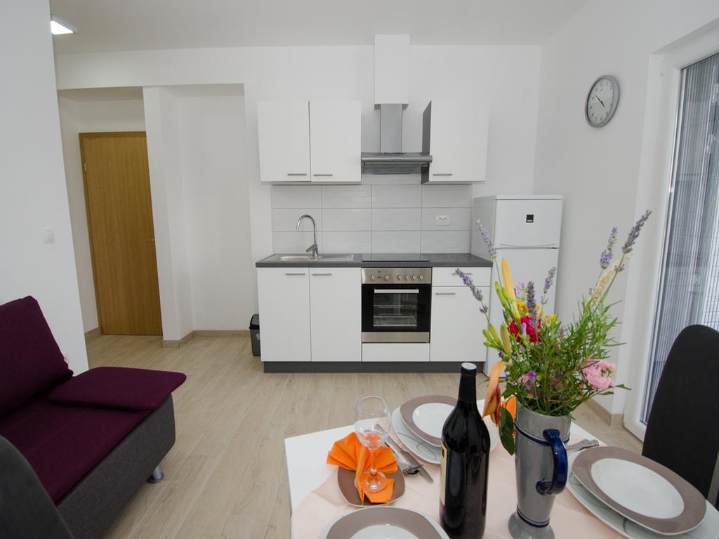Apartments Vesela Janjina ภายนอก รูปภาพ